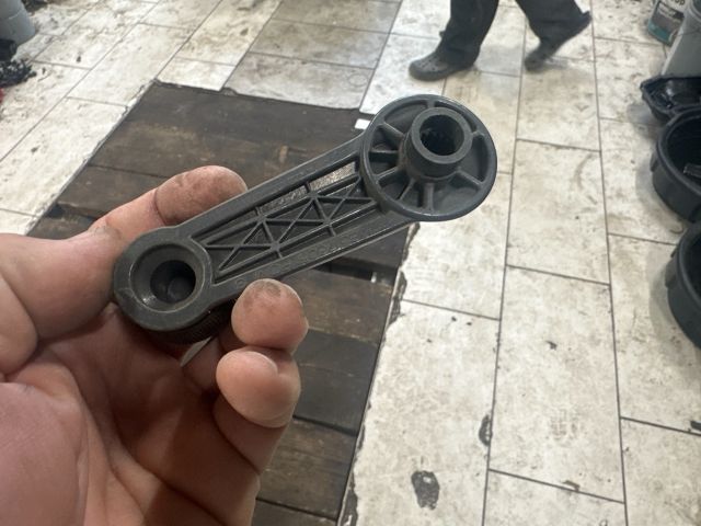 bontott MITSUBISHI LANCER Első Ablaktekerő Kar