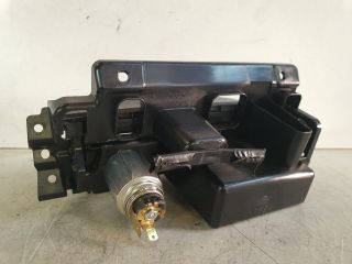 bontott MITSUBISHI LANCER Első Hamutartó