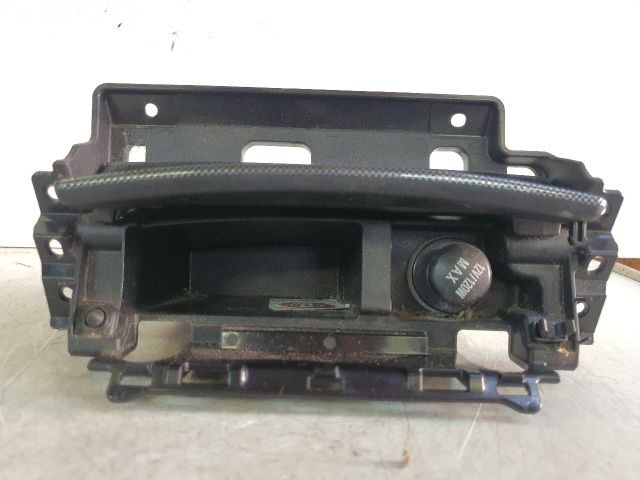 bontott MITSUBISHI LANCER Első Hamutartó