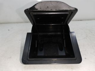 bontott MITSUBISHI LANCER Első Hamutartó