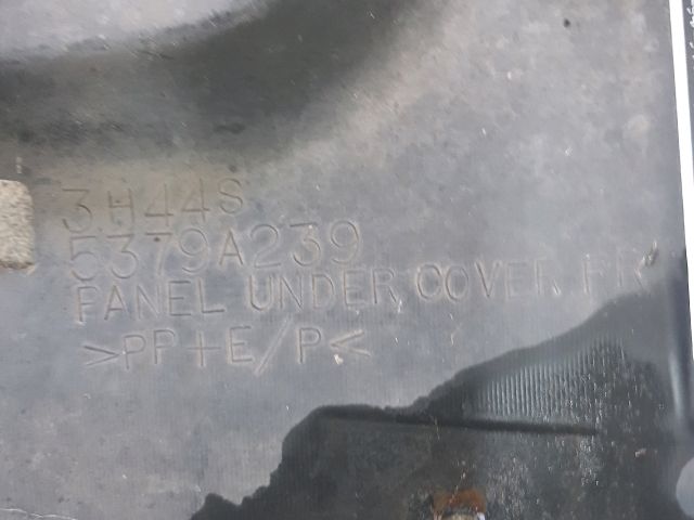 bontott MITSUBISHI LANCER Első Lökhárító Alsó Tálca