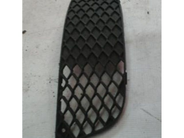 bontott MITSUBISHI LANCER Első Lökhárító Bal Díszrács