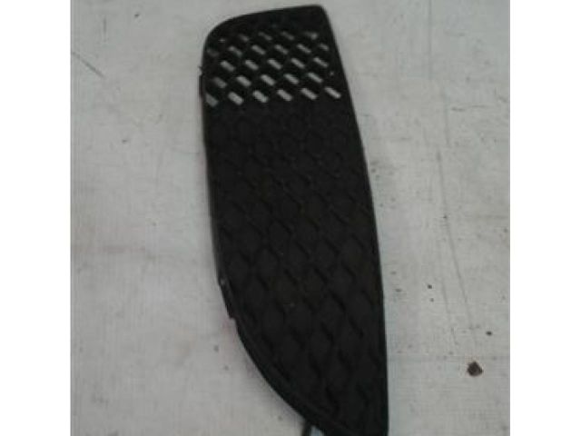 bontott MITSUBISHI LANCER Első Lökhárító Bal Díszrács