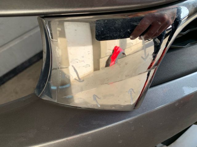 bontott MITSUBISHI LANCER Első Lökhárító (Üresen)