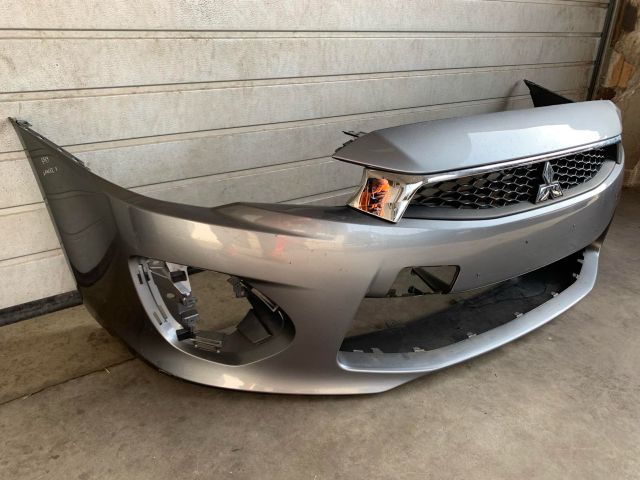 bontott MITSUBISHI LANCER Első Lökhárító (Üresen)