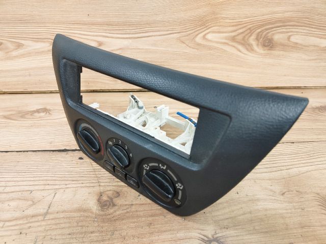 bontott MITSUBISHI LANCER Fűtéskapcsoló (manuális klímás)