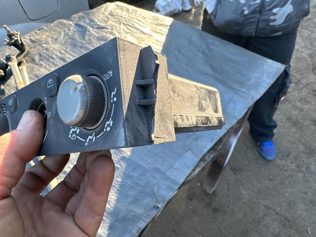 bontott MITSUBISHI LANCER Fűtéskapcsoló