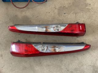 bontott MITSUBISHI LANCER Hátsó Lámpa Szett