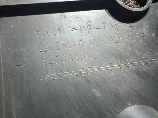 bontott MITSUBISHI LANCER Homlokfal Burkolat