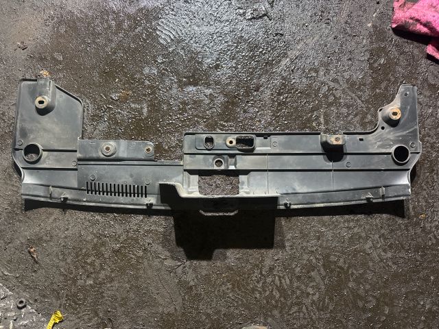 bontott MITSUBISHI LANCER Homlokfal Burkolat