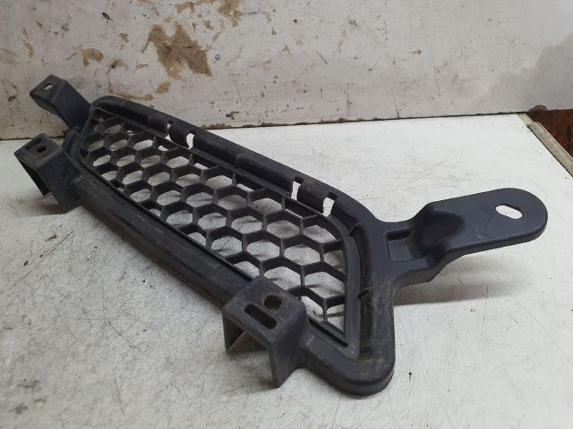 bontott MITSUBISHI LANCER Hűtőrács