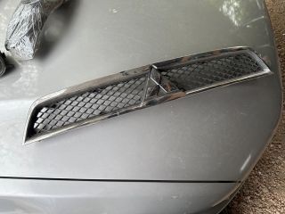 bontott MITSUBISHI LANCER Hűtőrács
