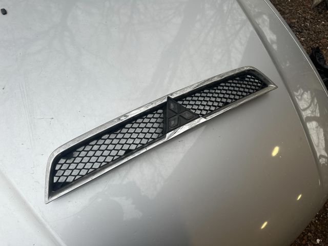 bontott MITSUBISHI LANCER Hűtőrács