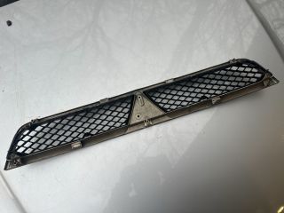 bontott MITSUBISHI LANCER Hűtőrács