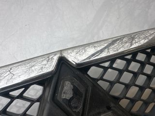 bontott MITSUBISHI LANCER Hűtőrács