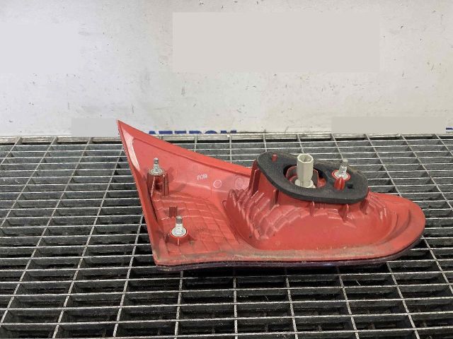 bontott MITSUBISHI LANCER Jobb Belső Hátsó Lámpa