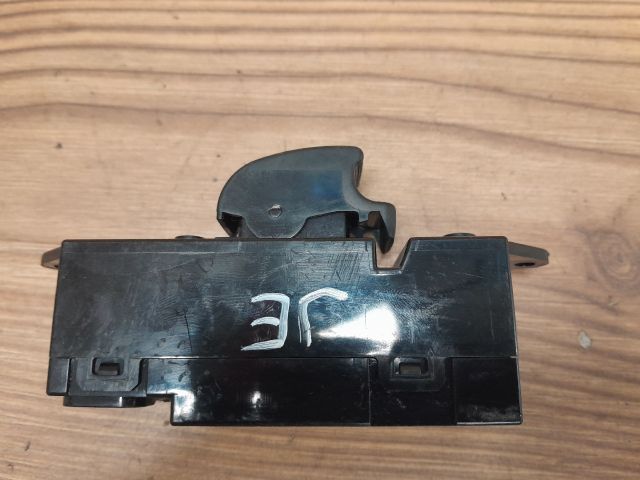 bontott MITSUBISHI LANCER Jobb első Ablakemelő Kapcsoló