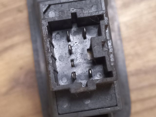 bontott MITSUBISHI LANCER Jobb első Ablakemelő Kapcsoló