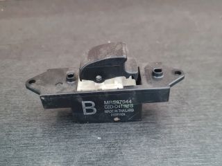 bontott MITSUBISHI LANCER Jobb első Ablakemelő Kapcsoló