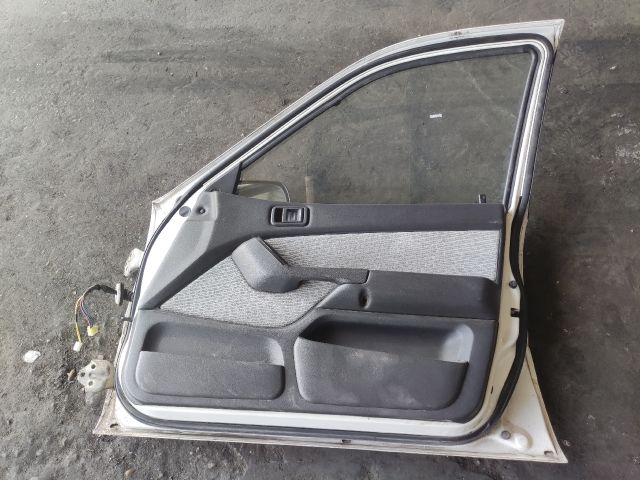 bontott MITSUBISHI LANCER Jobb első Ajtó (Részeivel)