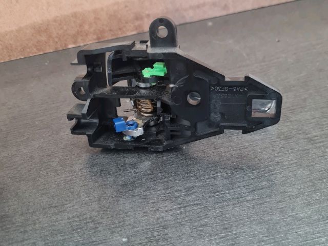 bontott MITSUBISHI LANCER Jobb első Belső Kilincs