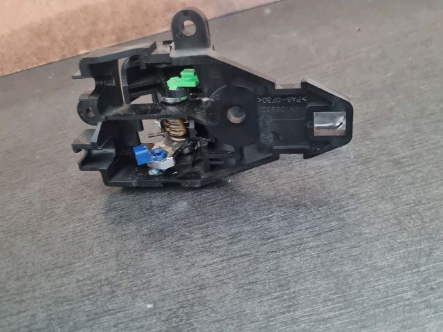 bontott MITSUBISHI LANCER Jobb első Belső Kilincs