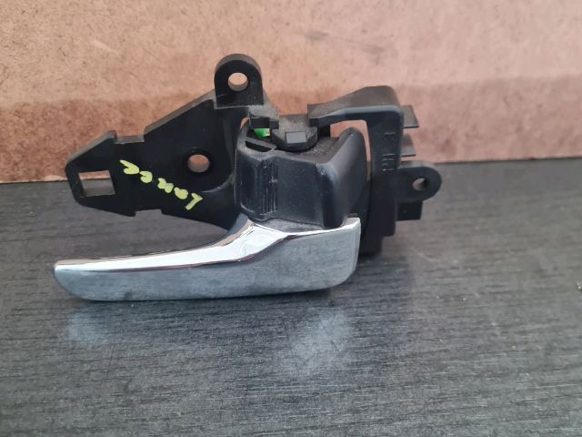 bontott MITSUBISHI LANCER Jobb első Belső Kilincs