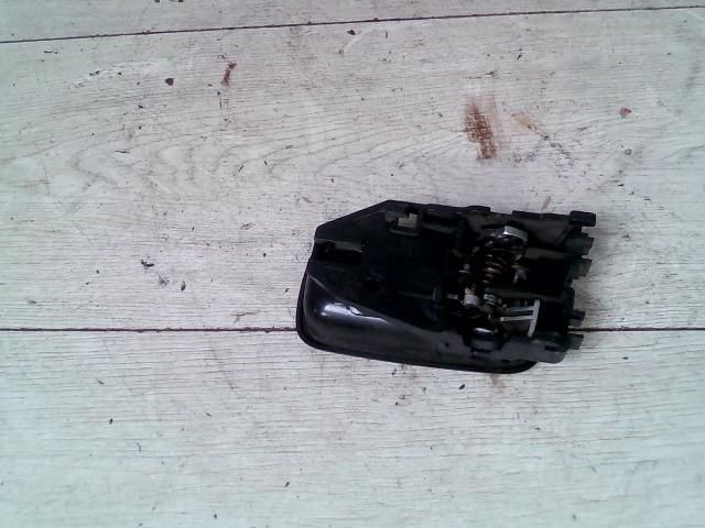 bontott MITSUBISHI LANCER Jobb első Belső Kilincs