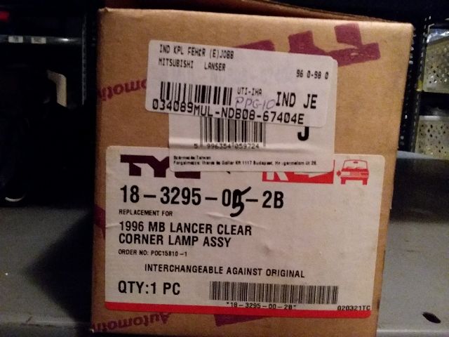 bontott MITSUBISHI LANCER Jobb első Irányjelző