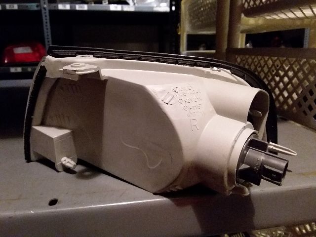 bontott MITSUBISHI LANCER Jobb első Irányjelző