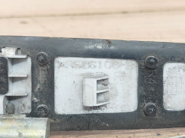 bontott MITSUBISHI LANCER Jobb első Külső Kilincs