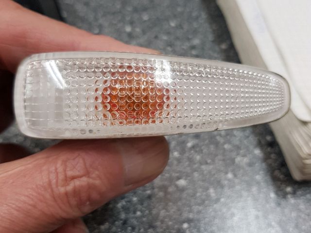 bontott MITSUBISHI LANCER Jobb első Sárvédő Irányjelző