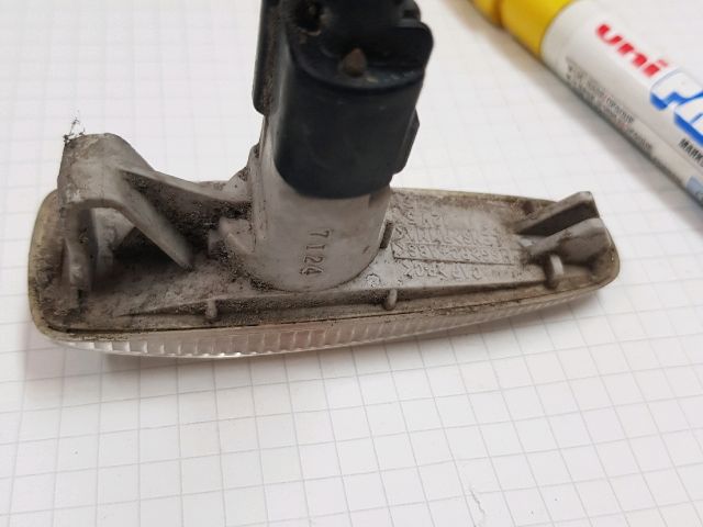 bontott MITSUBISHI LANCER Jobb első Sárvédő Irányjelző