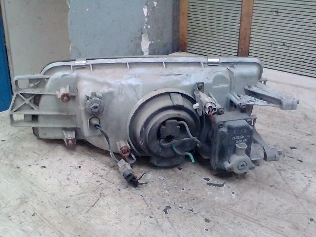 bontott MITSUBISHI LANCER Jobb Fényszóró