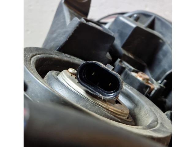 bontott MITSUBISHI LANCER Jobb Fényszóró