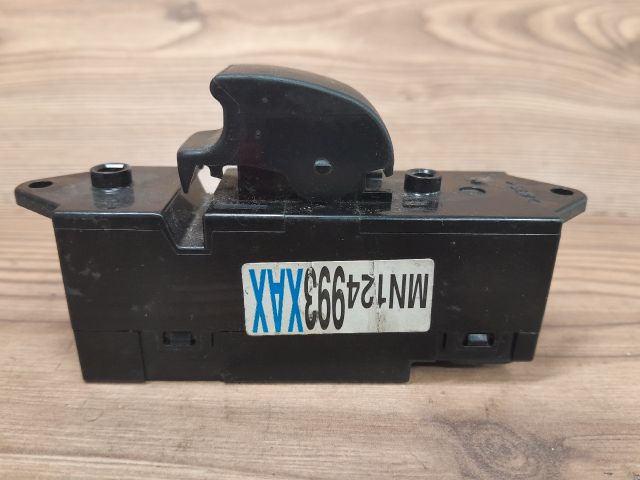 bontott MITSUBISHI LANCER Jobb hátsó Ablakemelő Kapcsoló