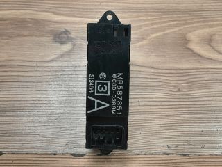 bontott MITSUBISHI LANCER Jobb hátsó Ablakemelő Kapcsoló