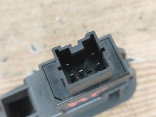 bontott MITSUBISHI LANCER Jobb hátsó Ablakemelő Kapcsoló