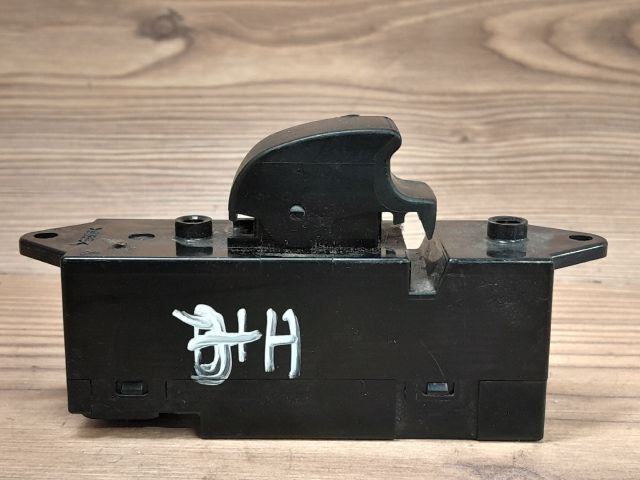 bontott MITSUBISHI LANCER Jobb hátsó Ablakemelő Kapcsoló