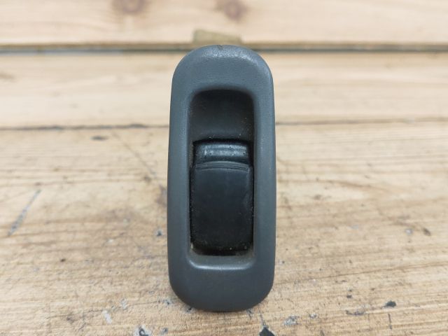 bontott MITSUBISHI LANCER Jobb hátsó Ablakemelő Kapcsoló