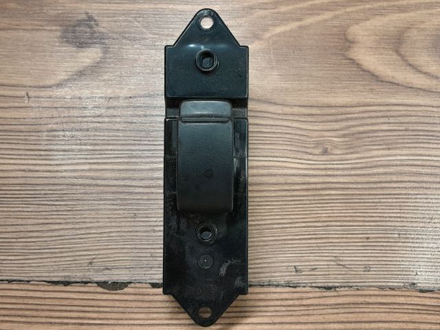 bontott MITSUBISHI LANCER Jobb hátsó Ablakemelő Kapcsoló