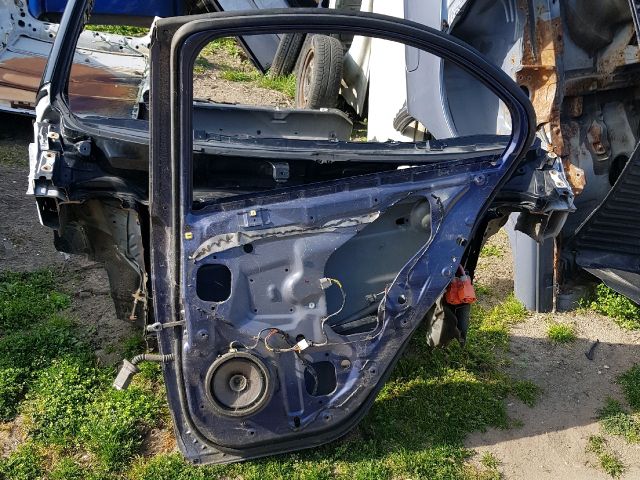 bontott MITSUBISHI LANCER Jobb hátsó Ajtó (Üres lemez)