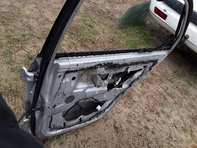 bontott MITSUBISHI LANCER Jobb hátsó Ajtó (Üres lemez)