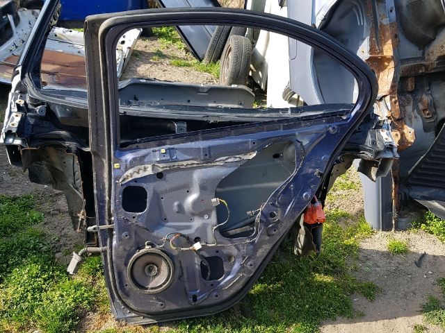 bontott MITSUBISHI LANCER Jobb hátsó Ajtó (Üres lemez)