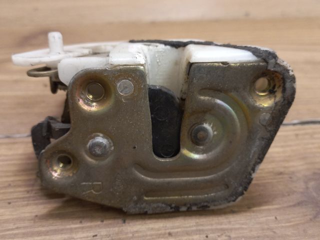 bontott MITSUBISHI LANCER Jobb hátsó Ajtózár