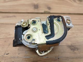 bontott MITSUBISHI LANCER Jobb hátsó Ajtózár