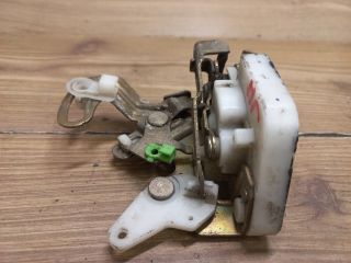 bontott MITSUBISHI LANCER Jobb hátsó Ajtózár