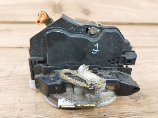 bontott MITSUBISHI LANCER Jobb hátsó Ajtózár