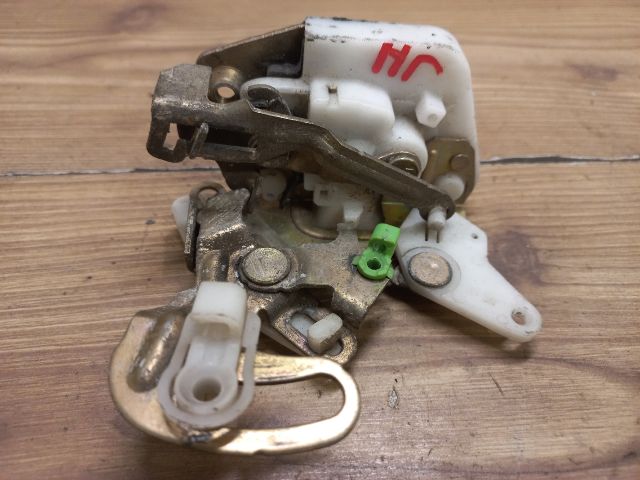 bontott MITSUBISHI LANCER Jobb hátsó Ajtózár