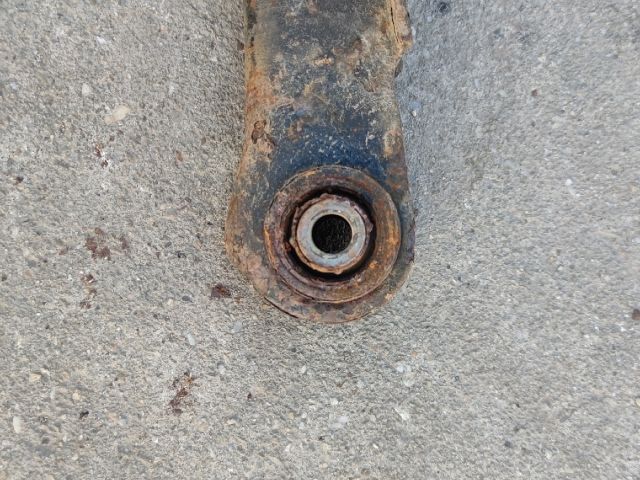 bontott MITSUBISHI LANCER Jobb hátsó Alsó Lengőkar